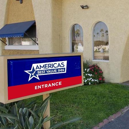 Americas Best Value Inn Chippewa Falls Exterior photo