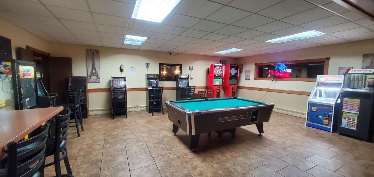 Americas Best Value Inn Chippewa Falls Exterior photo