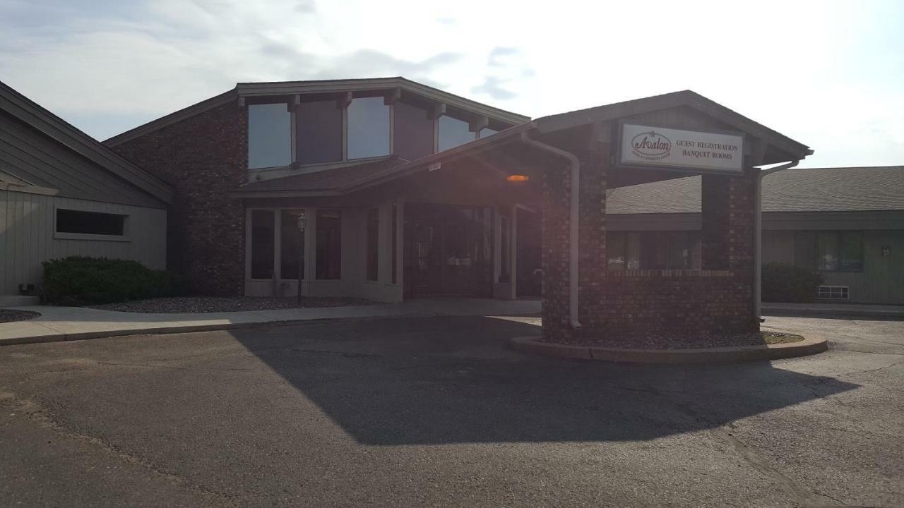 Americas Best Value Inn Chippewa Falls Exterior photo