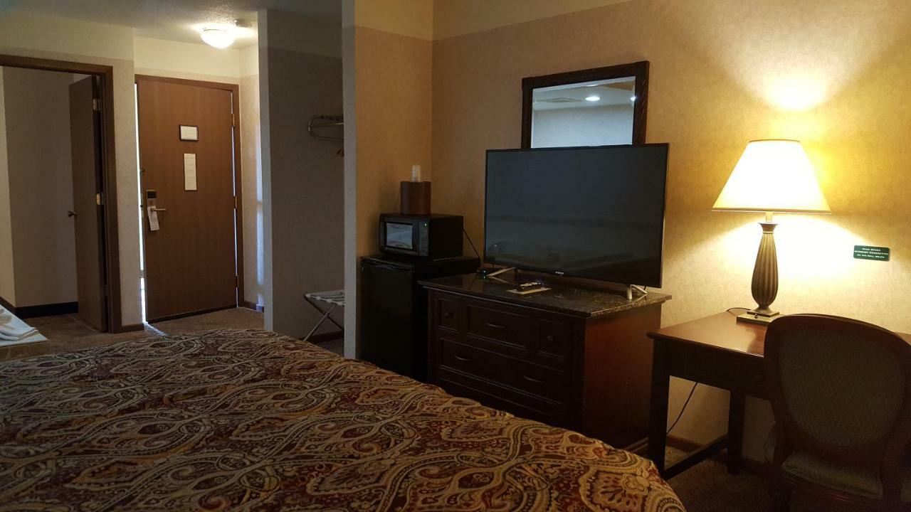 Americas Best Value Inn Chippewa Falls Exterior photo