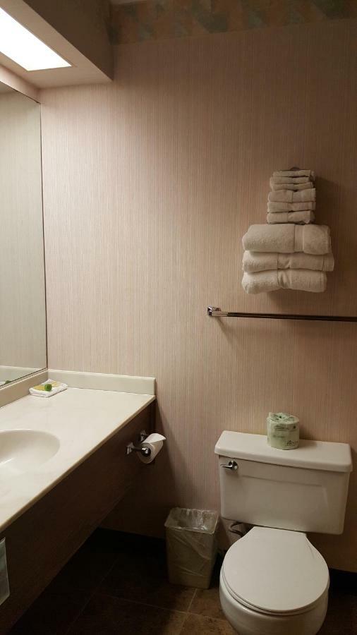 Americas Best Value Inn Chippewa Falls Exterior photo