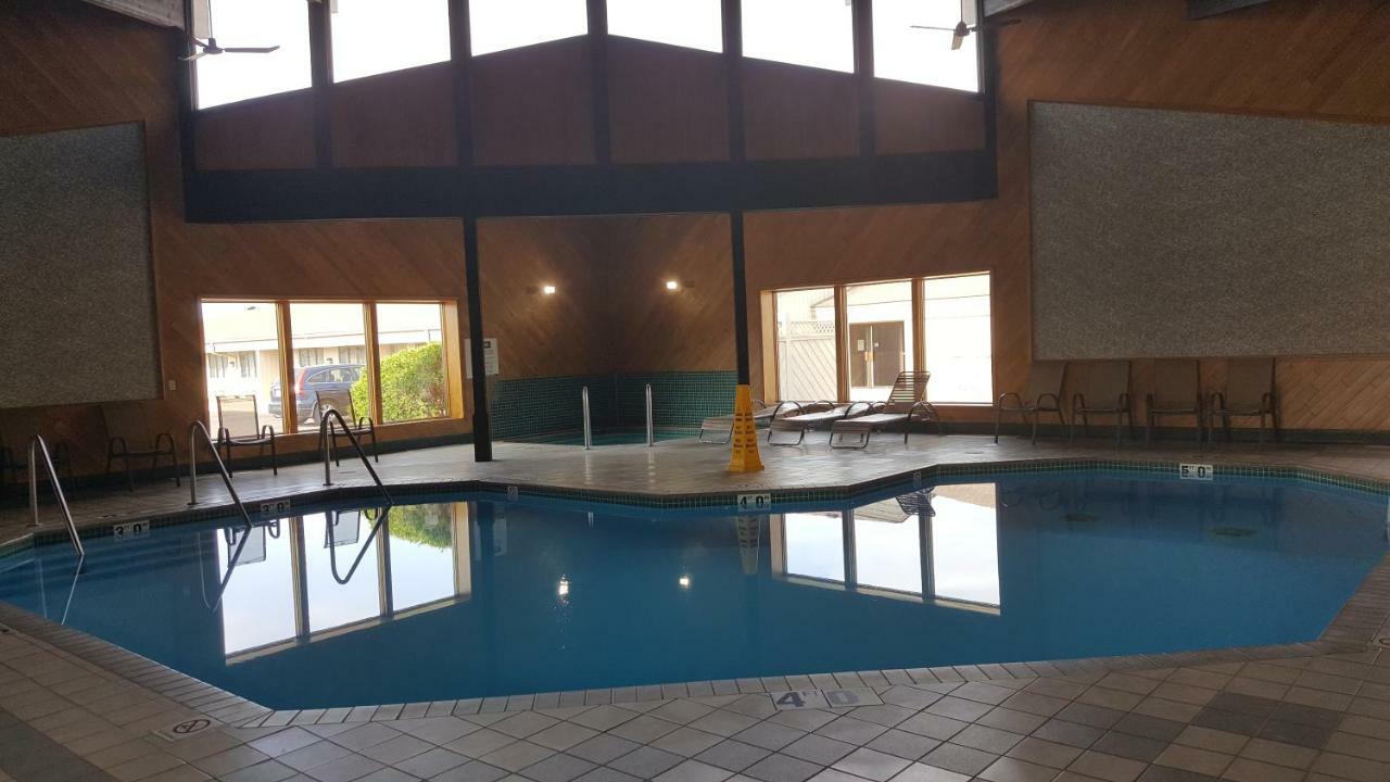 Americas Best Value Inn Chippewa Falls Exterior photo